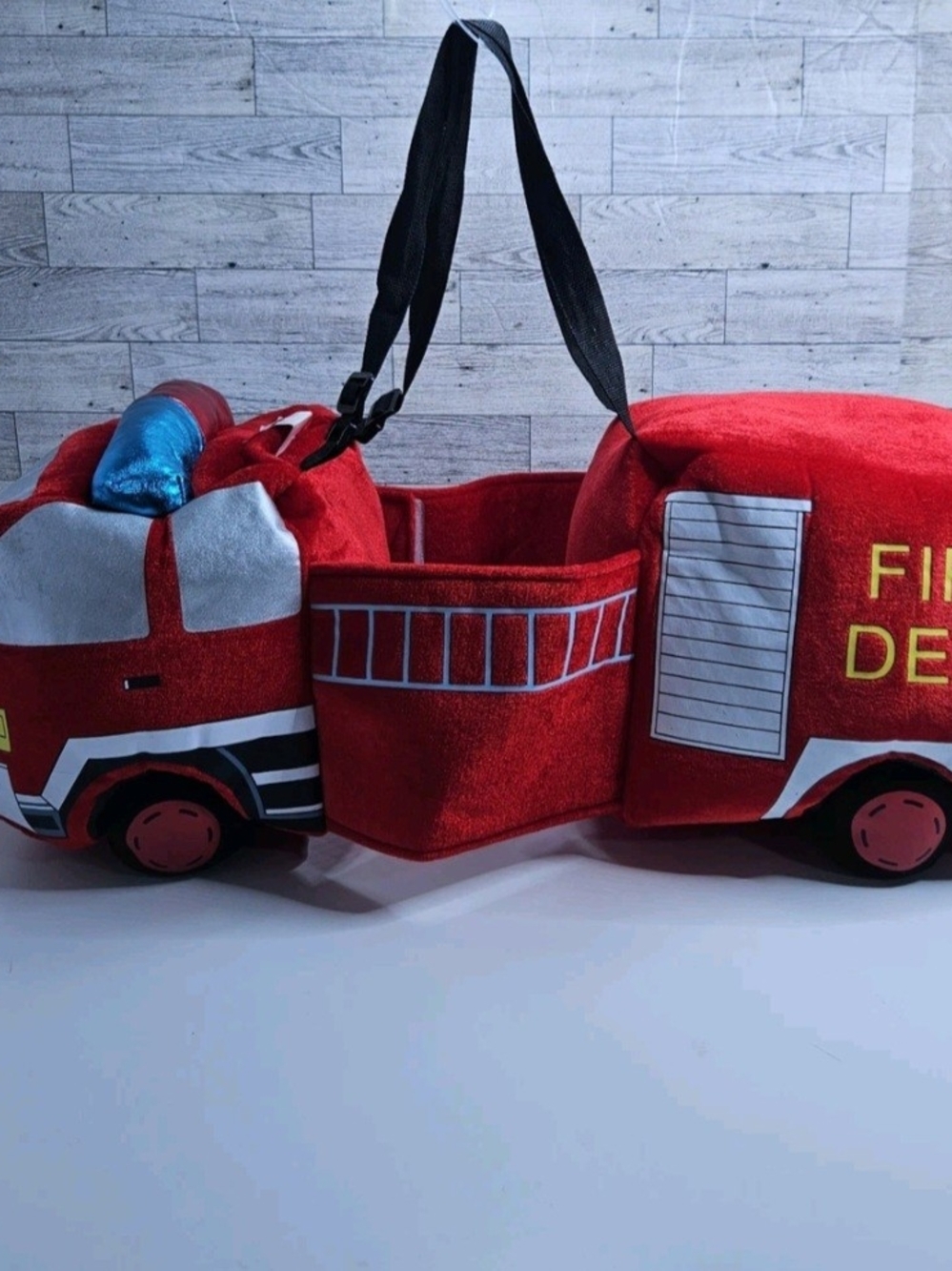 Kids Play 3D Costume Firetruck w/lights & Sounds Child 3-7 Yrs Old (READ)